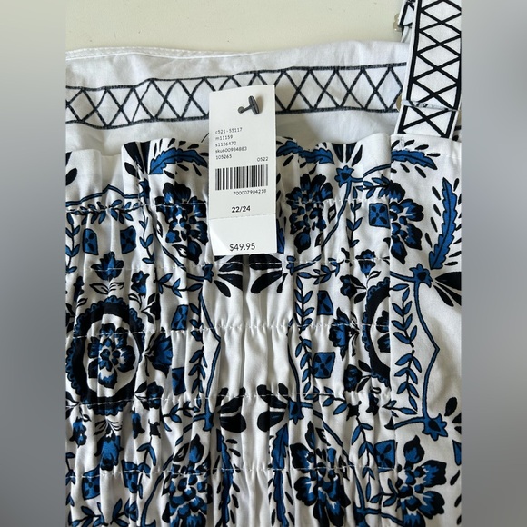 NWT LANE BRYANT SQUARE CUT, ADJUSTABLE STRAPS CROP TOP. SMOCKED BACK 22/24. - Picture 5 of 10